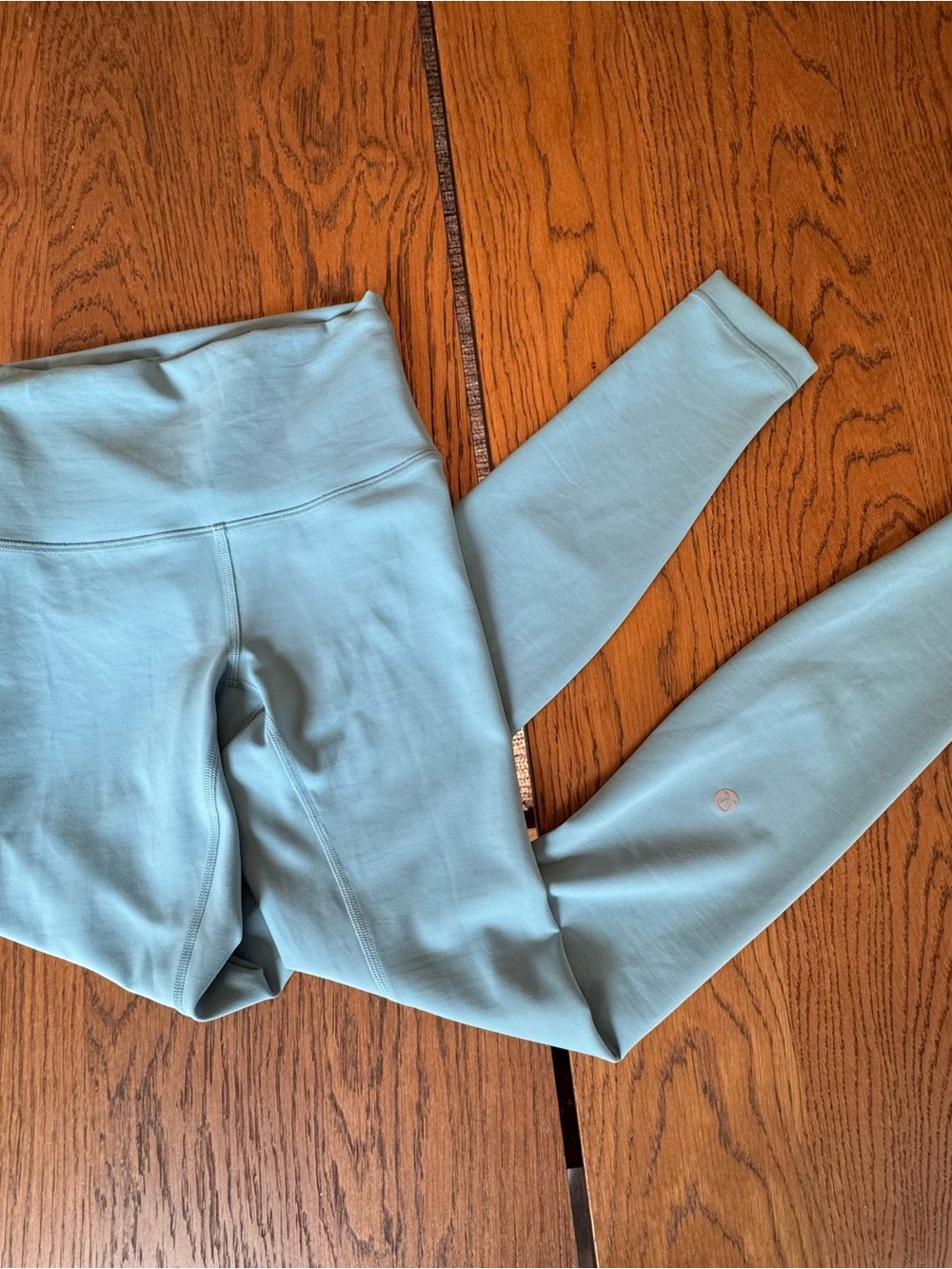 Lululemon Wunder Train High-Rise Tight light blue Newer Label Size 2 inseam 28